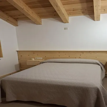 Mireia En - Casa Cerca Del Matarrana Arnés
